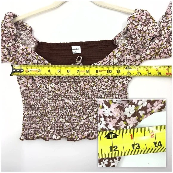 Aritzia Sunday Best Sinatra Blouse Top Womens Small Smocked Crop Floral Cottage - Picture 9 of 11